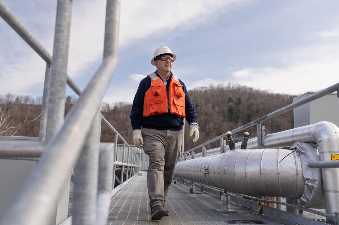 Catwalk at the Ohio River to cooling water intake 